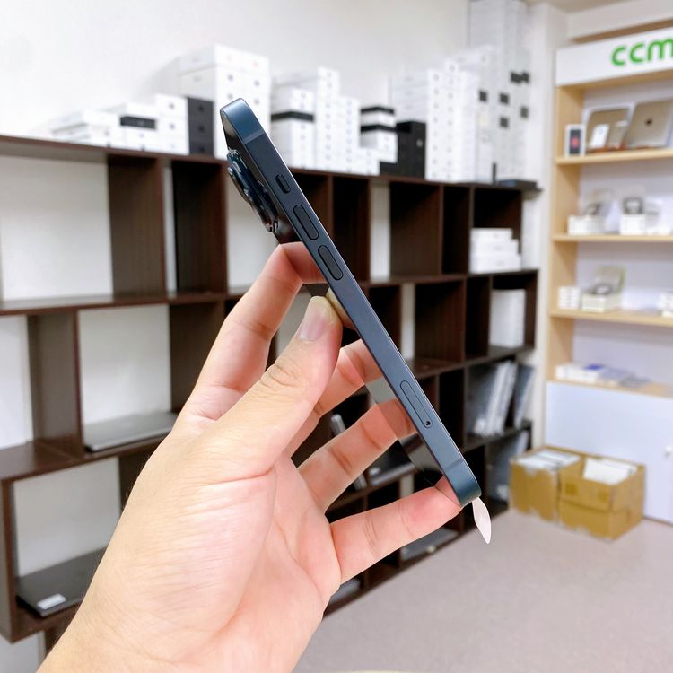 ��̤�����ʡ�iPhone 14 128GB �ߥåɥʥ��� �Хåƥ꡼ 100% ������ SIM�ե꡼