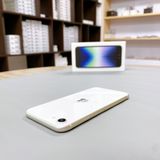 iPhone SE ��3���� 64GB �������饤�� �Хåƥ꡼ 100% ������ SIM�ե꡼