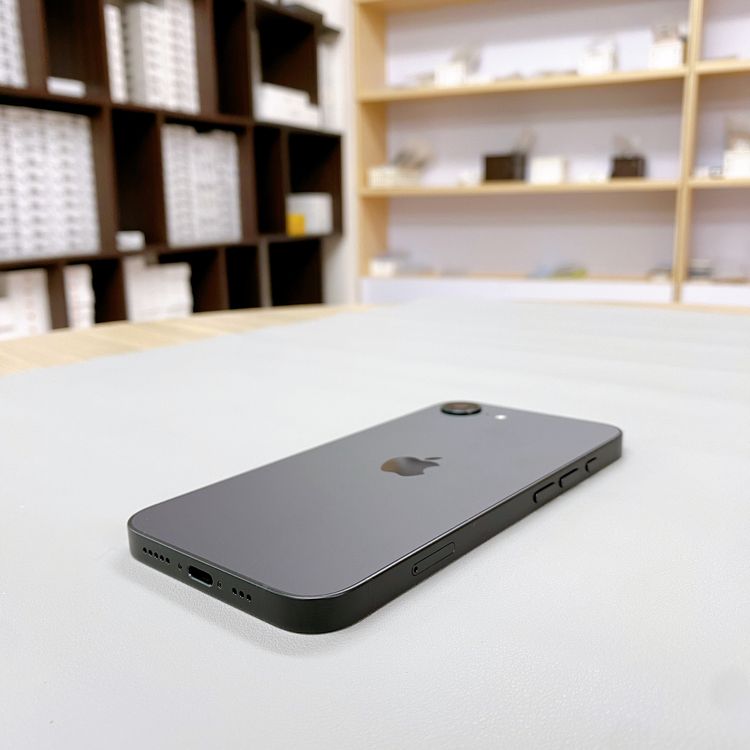 iPhone 16E 128GB �֥�å� �Хåƥ꡼ 100% ������ SIM�ե꡼
