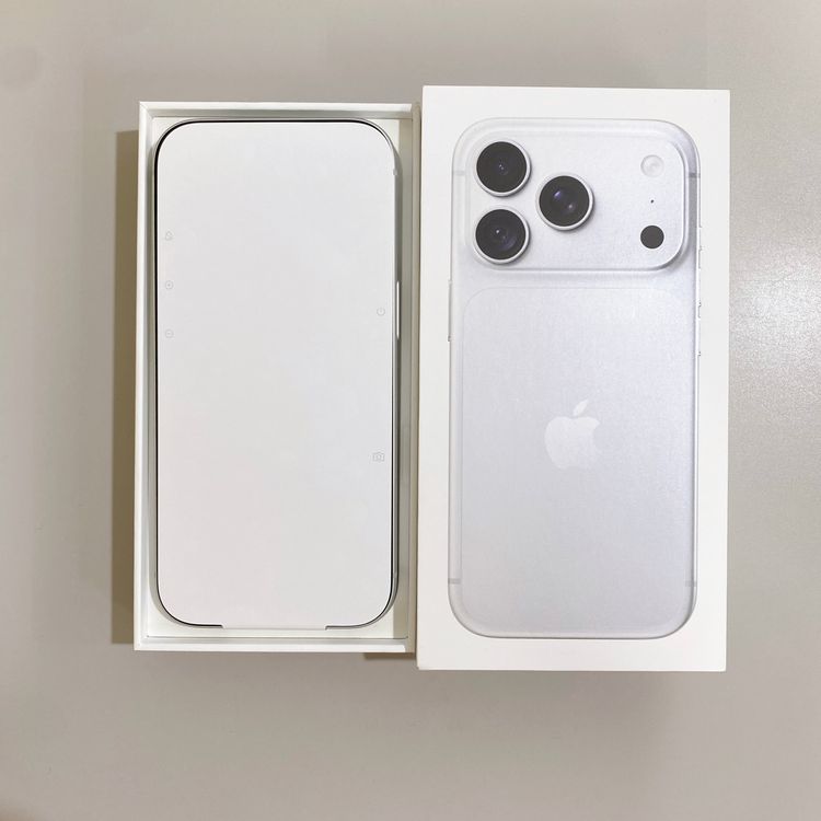 �ڳ����Ѥߡ�iPhone 18 Pro 256GB ����С� ������ SIM�ե꡼