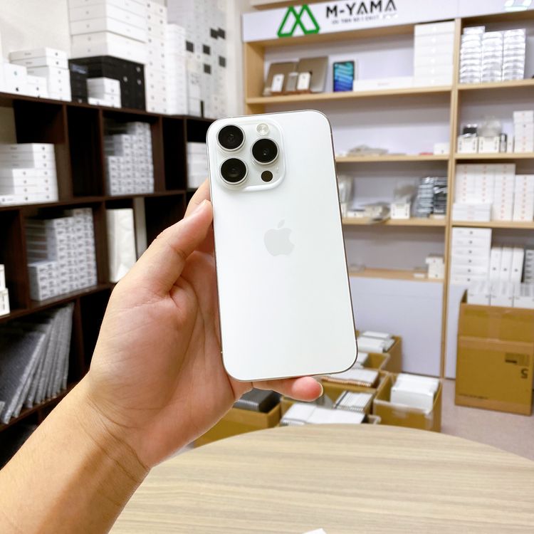 iPhone 15 Pro 128GB �ۥ磻�� �Хåƥ꡼ 89% ������ SIM�ե꡼