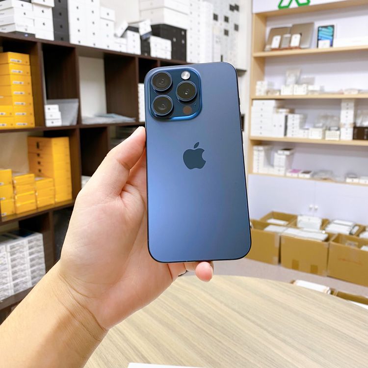 iPhone 15 Pro 128GB �֥롼 �Хåƥ꡼ 86% ������ SIM�ե꡼