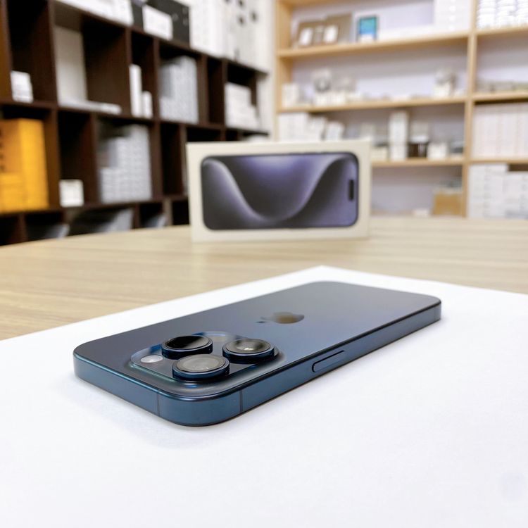 iPhone 15 Pro 256GB �֥롼 �Хåƥ꡼ 92% ������ SIM�ե꡼