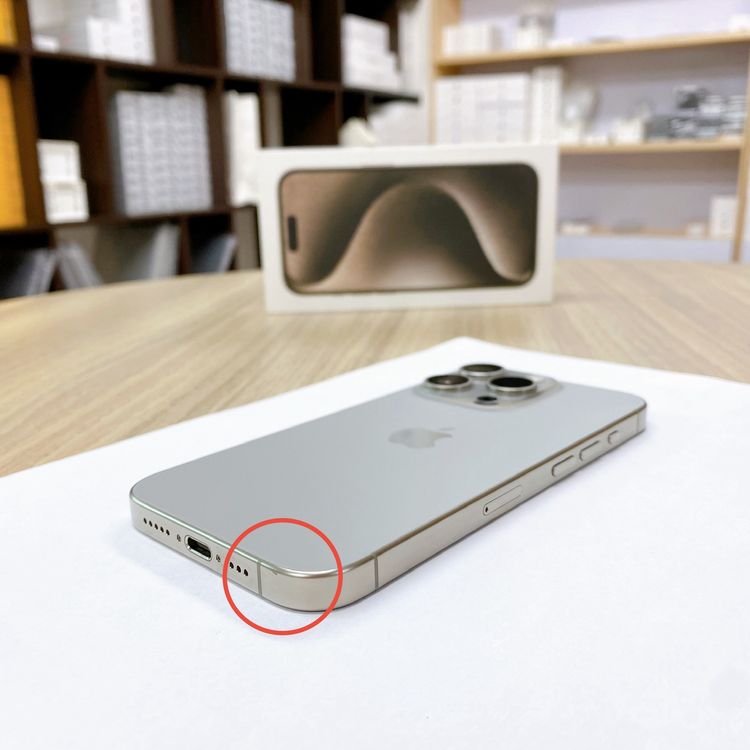 iPhone 15 Pro 128GB �ʥ����� �Хåƥ꡼ 86% ������ SIM�ե꡼