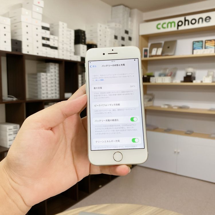 iPhone 8 64GB ����С� �Хåƥ꡼ 84% ������ SIM�ե꡼