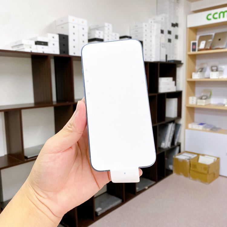 ��̤�����ʡ�iPhone 14 128GB �֥롼 �Хåƥ꡼ 100% ������ SIM�ե꡼