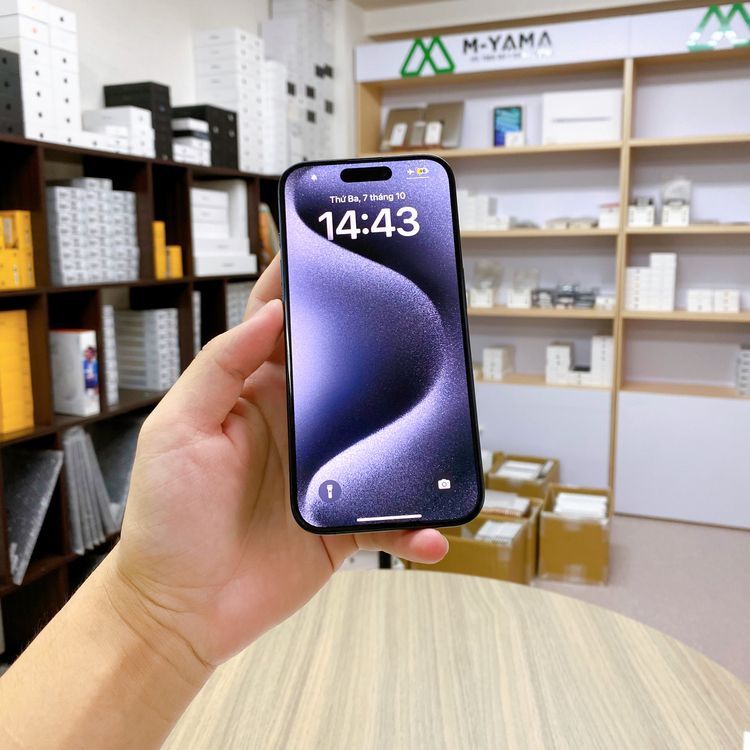 iPhone 15 Pro 256GB �֥롼 �Хåƥ꡼ 86% ������ SIM�ե꡼