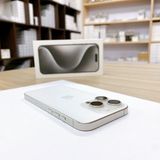 iPhone 15 Pro 256GB �ۥ磻�� �Хåƥ꡼ 90% ������ SIM�ե꡼