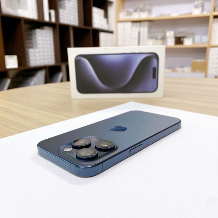 iPhone 15 Pro 256GB �֥롼 �Хåƥ꡼ 87% ������ SIM�ե꡼
