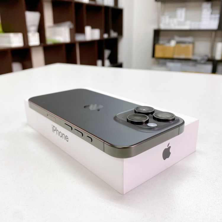 iPhone 15 Pro 128GB �֥�å� �Хåƥ꡼ 91% ������ SIM�ե꡼