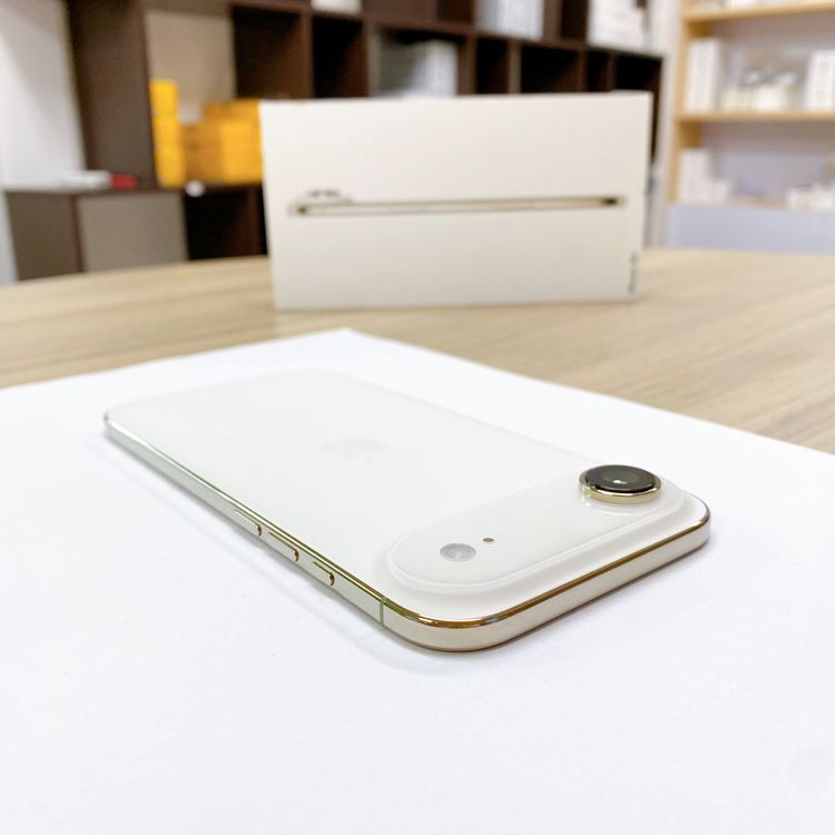 iPhone Air 256GB �饤�ȥ������ �Хåƥ꡼ 100% ������ SIM�ե꡼