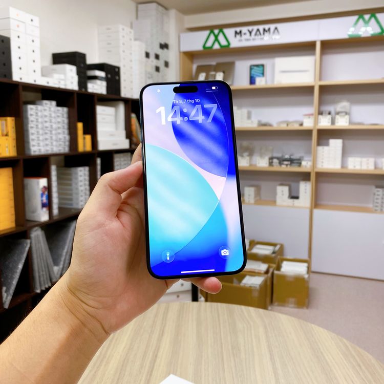 iPhone 15 Pro 128GB �֥롼 �Хåƥ꡼ 89% ������ SIM�ե꡼