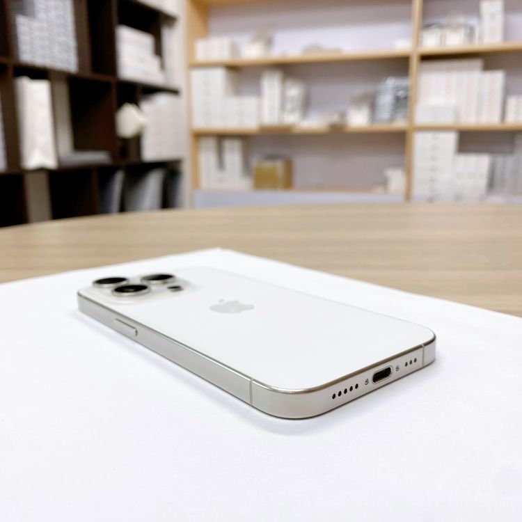 iPhone 15 Pro 128GB �ۥ磻�� �Хåƥ꡼ 89% ������ SIM�ե꡼