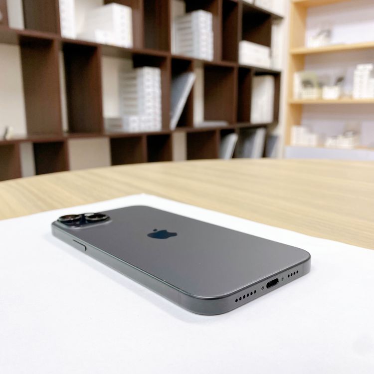 iPhone 15 Plus 128GB �֥�å� �Хåƥ꡼ 94% ������ SIM�ե꡼