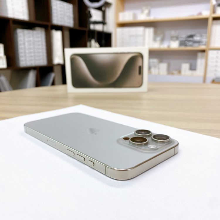iPhone 15 ProMax 256GB �ʥ����� �Хåƥ꡼ 100% ������ SIM�ե꡼