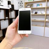 iPhone 8 64GB ����С� �Хåƥ꡼ 82% ������ SIM�ե꡼