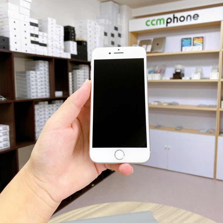 iPhone 8 64GB ����С� �Хåƥ꡼ 100% ������ SIM�ե꡼