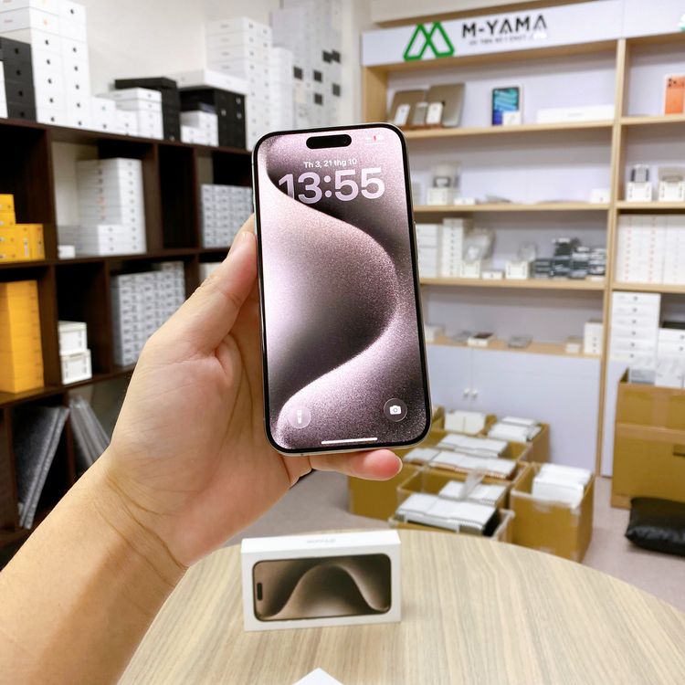 iPhone 15 Pro 128GB �ʥ����� �Хåƥ꡼ 86% ������ SIM�ե꡼