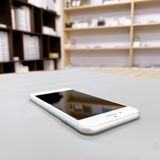 iPhone 8 64GB ����С� �Хåƥ꡼ 100% ������ SIM�ե꡼