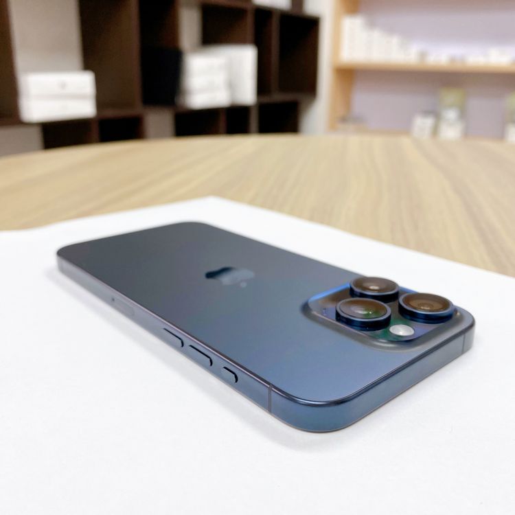 iPhone 15 Pro 128GB �֥롼 �Хåƥ꡼ 88% ������ SIM�ե꡼