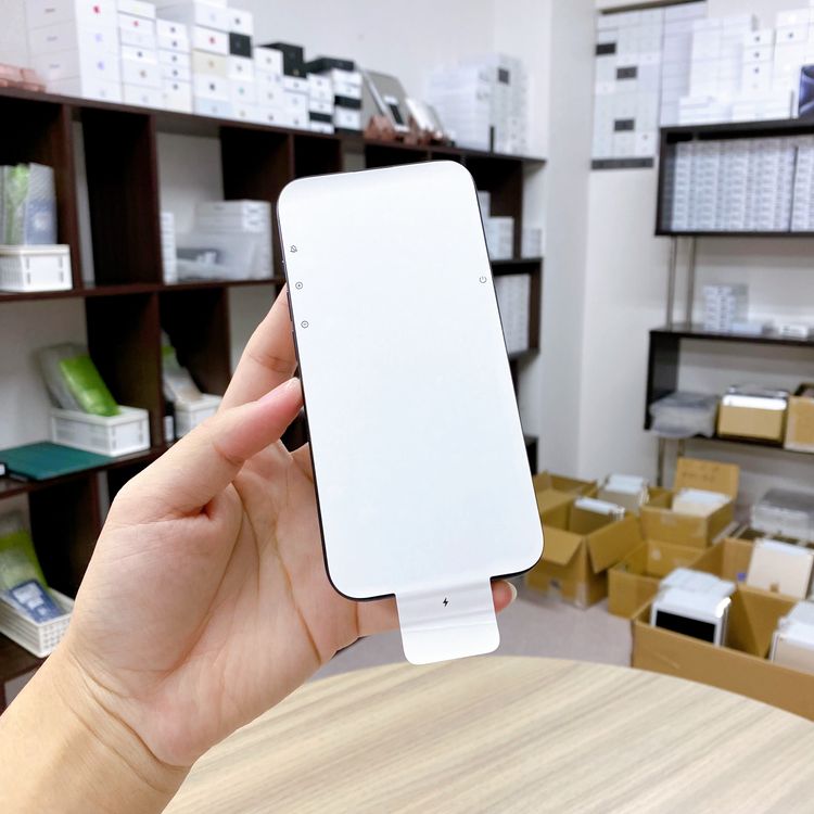 ��̤�����ʡ�iPhone 15 Pro 256GB �֥롼 ������ SIM�ե꡼