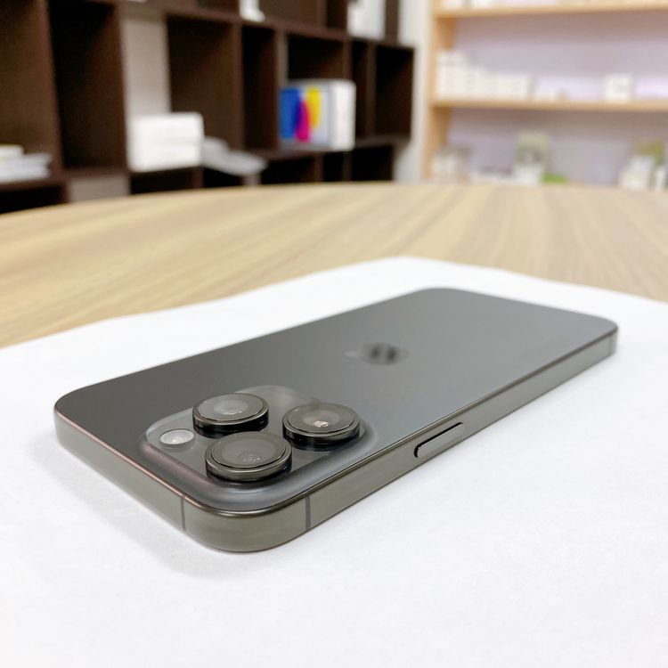 iPhone 15 Pro Max 512GB �֥�å� �Хåƥ꡼ 86% ������ SIM�ե꡼