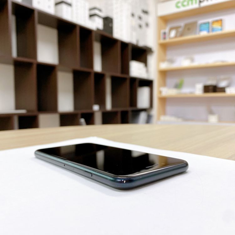 iPhone SE ��3���� 64GB �ߥåɥʥ��� �Хåƥ꡼ 87% ������ SIM�ե꡼