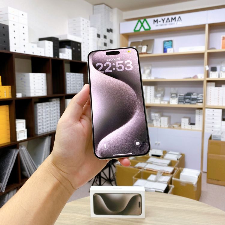 iPhone 15 ProMax 256GB �ʥ����� �Хåƥ꡼ 100% ������ SIM�ե꡼