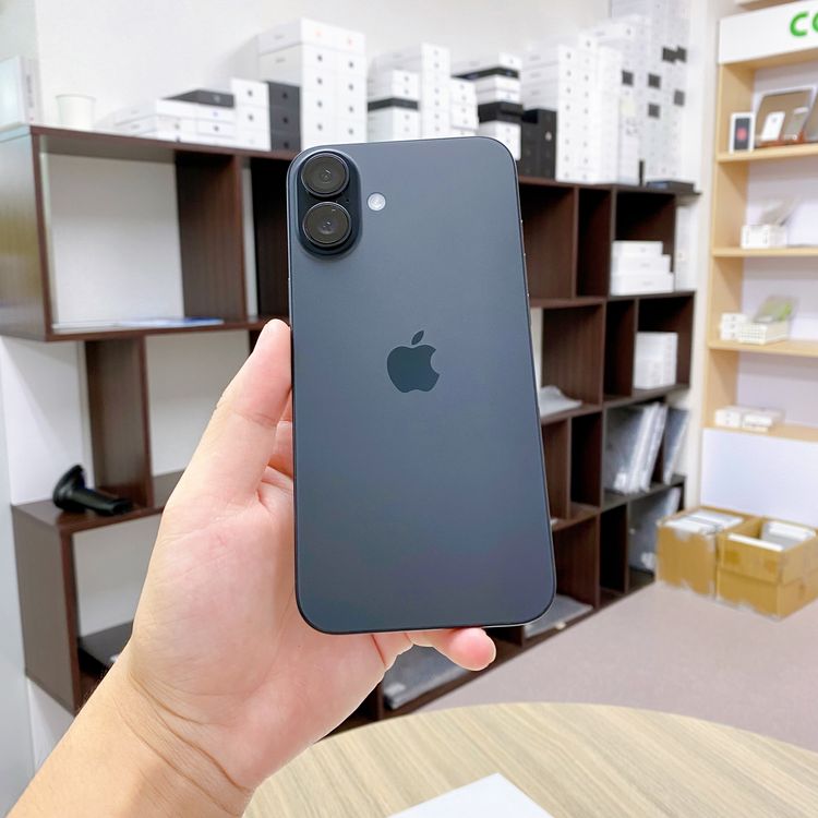 iPhone 16 Plus 128GB �֥�å� �Хåƥ꡼ 93% ������ SIM�ե꡼