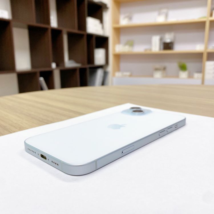 iPhone 15 Plus 256GB �֥롼 �Хåƥ꡼ 87% ������ SIM�ե꡼