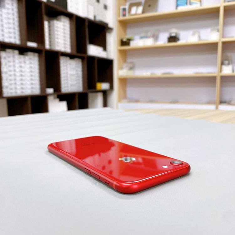iPhone 8 64GB ��å� �Хåƥ꡼ 84% ������ SIM�ե꡼