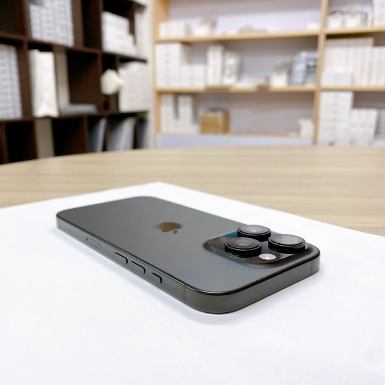 iPhone 16 Pro 128GB �֥�å� �Хåƥ꡼ 92% ������ SIM�ե꡼