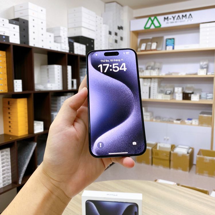 iPhone 15 Pro 256GB �֥롼 �Хåƥ꡼ 87% ������ SIM�ե꡼