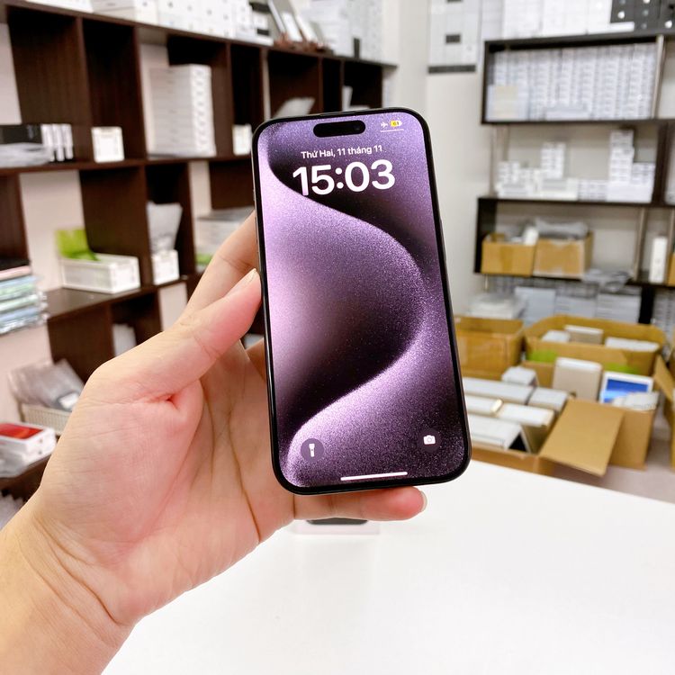 iPhone 15 Pro 128GB �֥�å� �Хåƥ꡼ 91% ������ SIM�ե꡼