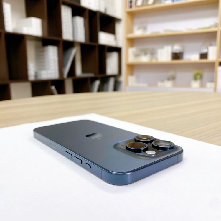 iPhone 15 Pro 256GB �֥롼 �Хåƥ꡼ 88% ������ SIM�ե꡼