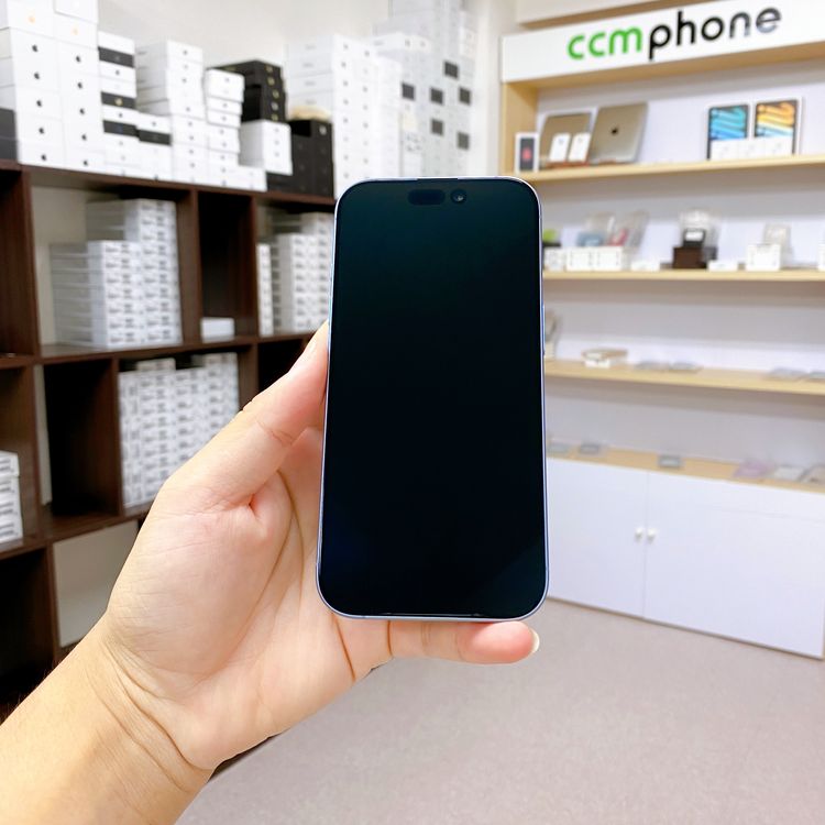 iPhone 17 256GB �ߥ��ȥ֥롼 �Хåƥ꡼ 97% ������ SIM�ե꡼