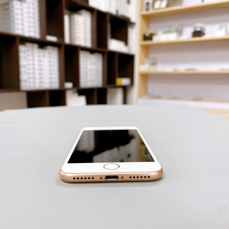 iPhone 8 64GB ������� �Хåƥ꡼ 100% ������ SIM�ե꡼