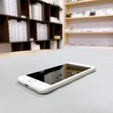 iPhone 8 64GB ����С� �Хåƥ꡼ 80% ������ SIM�ե꡼