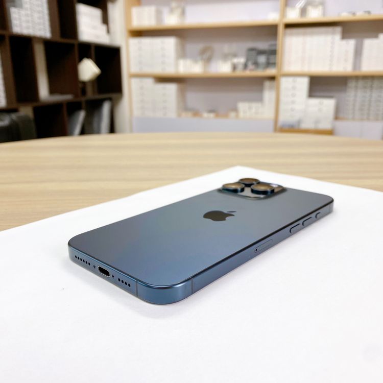 iPhone 15 Pro Max 256GB �֥롼 �Хåƥ꡼ 85% ������ SIM�ե꡼