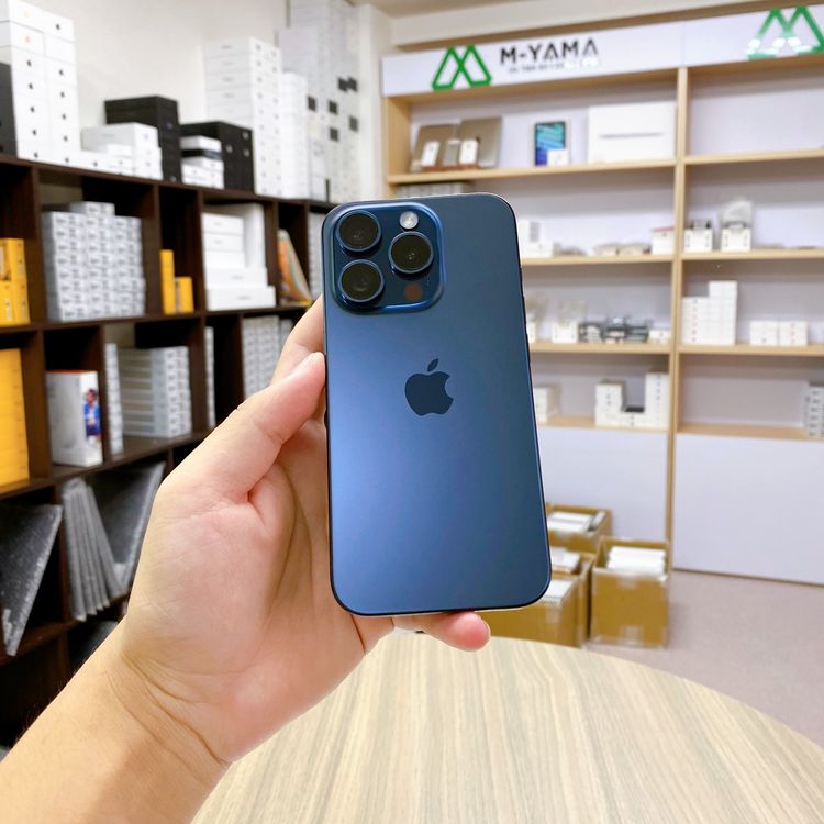 iPhone 15 Pro 256GB �֥롼 �Хåƥ꡼ 86% ������ SIM�ե꡼