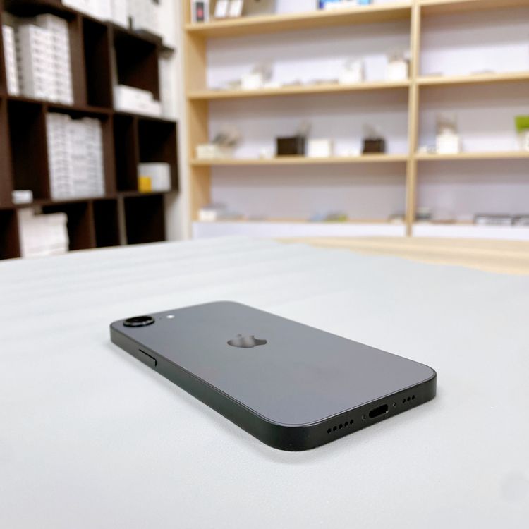 iPhone 16E 128GB �֥�å� �Хåƥ꡼ 100% ������ SIM�ե꡼