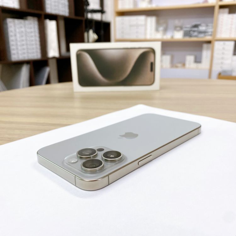 iPhone 15 ProMax 256GB �ʥ����� �Хåƥ꡼ 100% ������ SIM�ե꡼