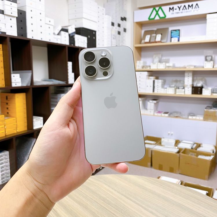 iPhone 15 Pro 256GB �ʥ����� �Хåƥ꡼ 100% ������ SIM�ե꡼
