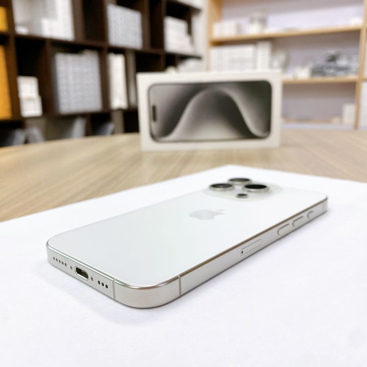 iPhone 15 Pro 256GB �ۥ磻�� �Хåƥ꡼ 91% ������ SIM�ե꡼