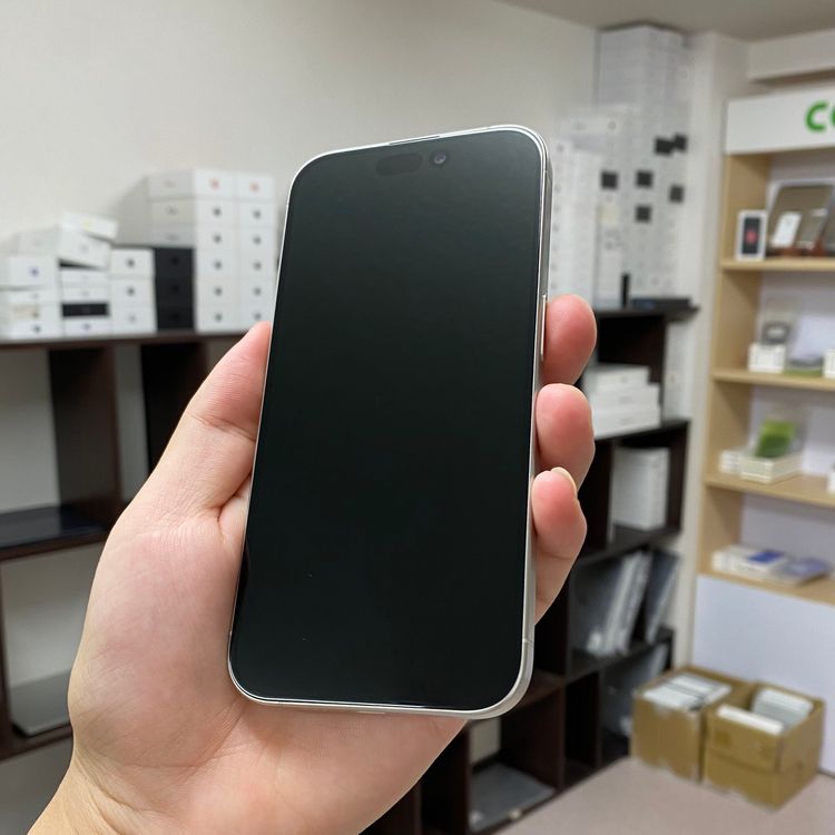 iPhone 15 Pro 256GB �ۥ磻�� �Хåƥ꡼ 89% ������ SIM�ե꡼