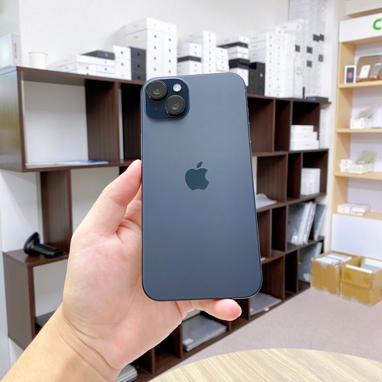 iPhone 15 Plus 128GB �֥�å� �Хåƥ꡼ 100% SIM�ե꡼