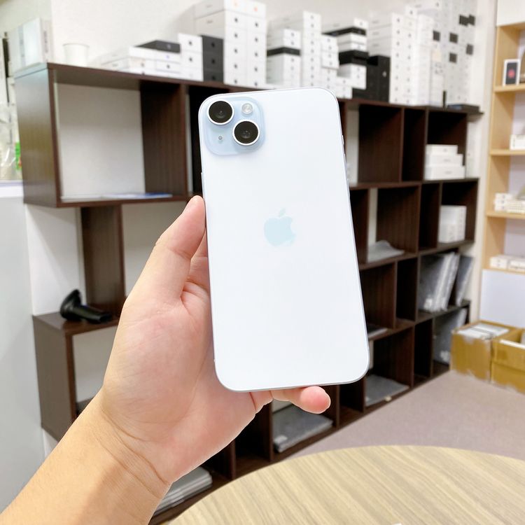 iPhone 15 Plus 256GB �֥롼 �Хåƥ꡼ 87% ������ SIM�ե꡼