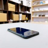 iPhone SE ��3���� 64GB �ߥåɥʥ��� �Хåƥ꡼ 88% ������ SIM�ե꡼