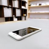 iPhone 8 64GB ����С� �Хåƥ꡼ 80% ������ SIM�ե꡼