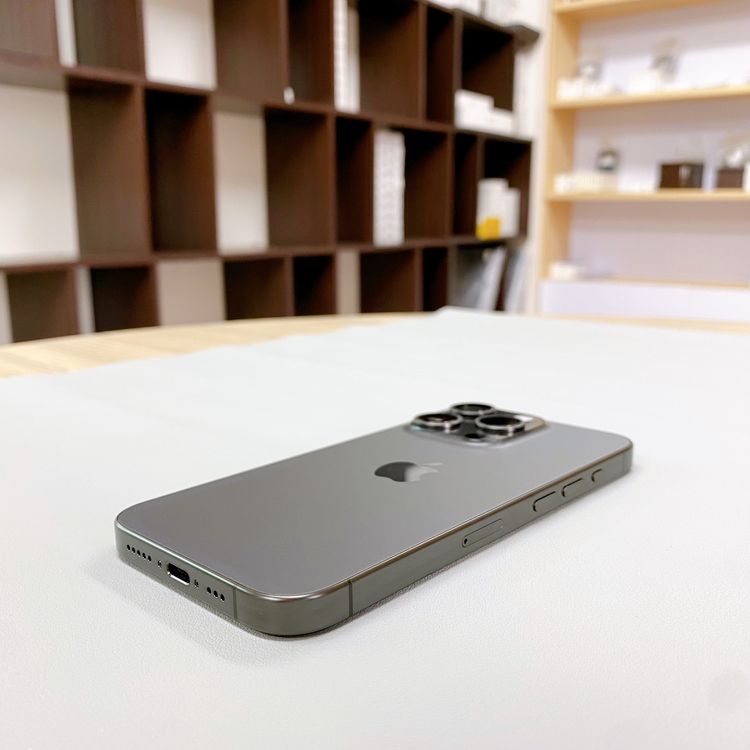 iPhone 15 Pro 256GB �֥�å� �Хåƥ꡼ 87% ������ SIM�ե꡼